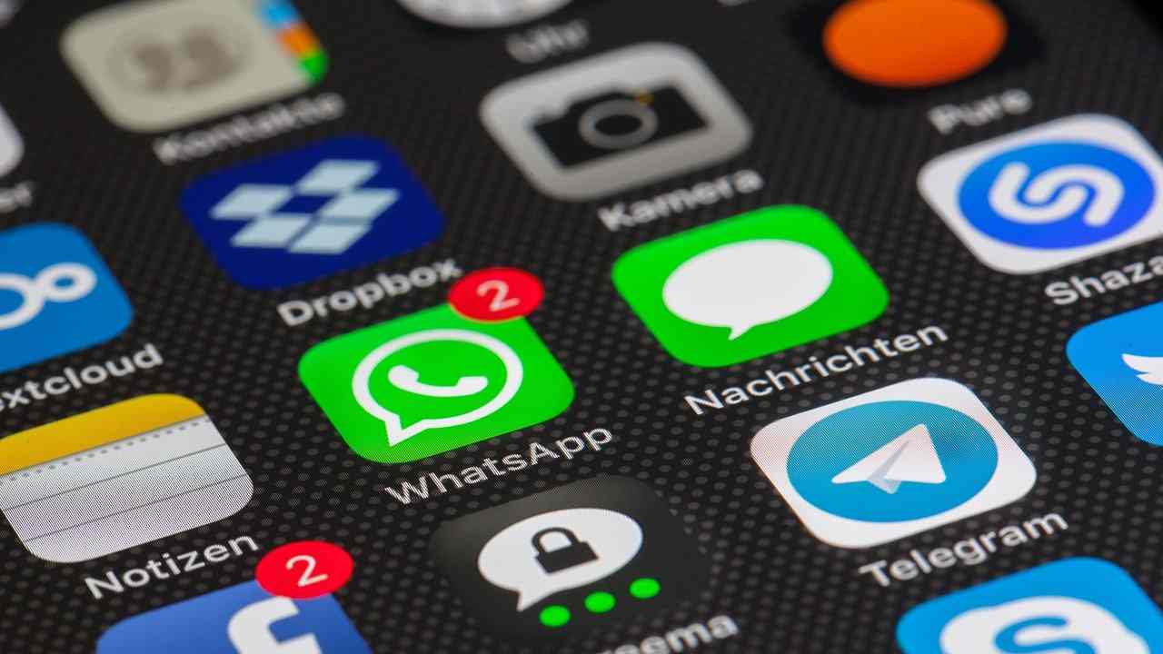 whatsapp applicazione messaggio