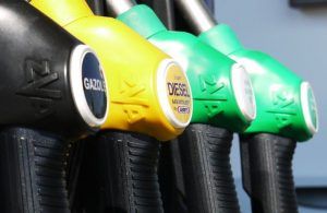 caro carburanti governo inefficace