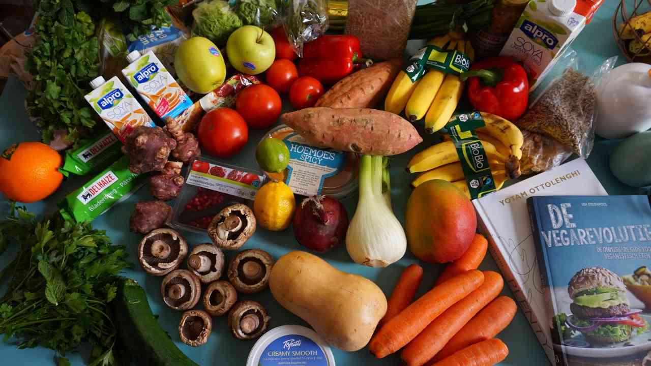 Reddito alimentare distribuzione beni invenduti famiglie povere