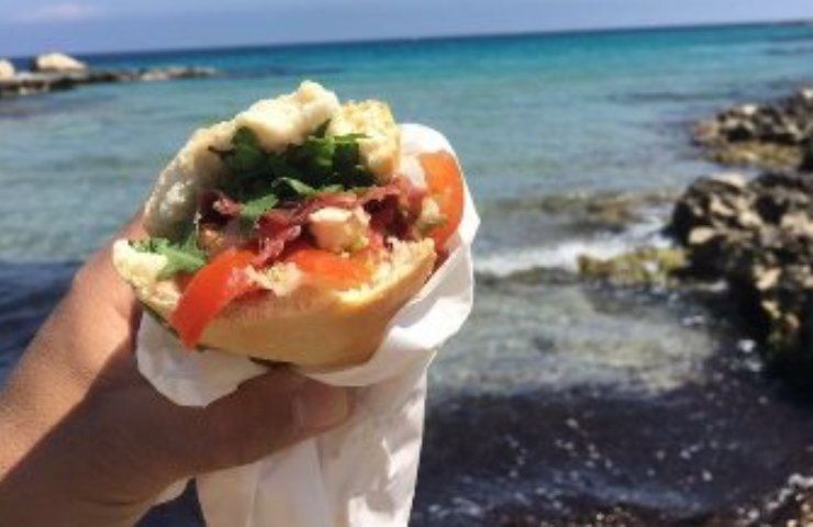 Ferragosto, pranzo al mare (Foto dal web) - bonificobancario.it 20230811